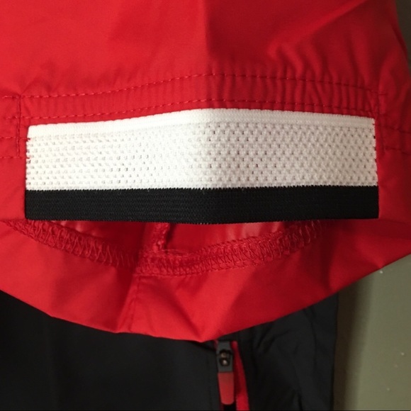 Nike red & black lightweight pullover shirt jacket
2/$35 - Picture 5 of 8